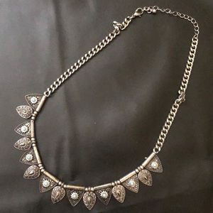 Choker Mecklace